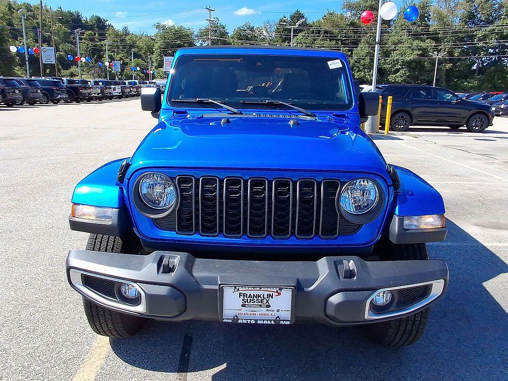 Used 2024 Jeep Gladiator Sport AWD/4WD image 29