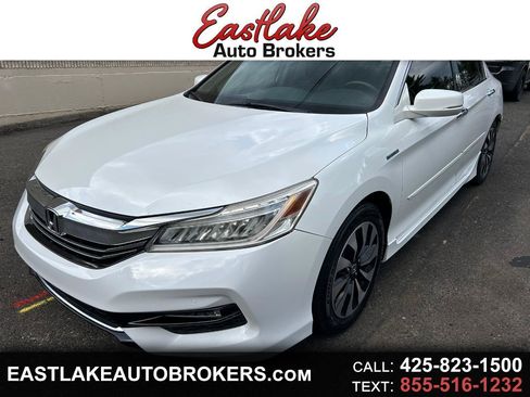 Used 2017 Honda Accord Touring image 1