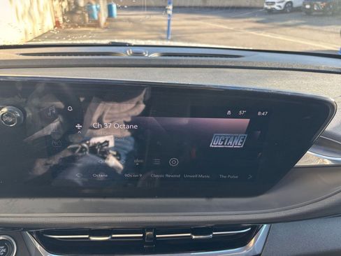 Used 2025 Buick Envista Sport Touring image 21