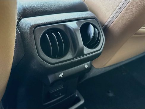 Used 2022 Jeep Wrangler Unlimited Sahara w/ Safety Group AWD/4WD image 28