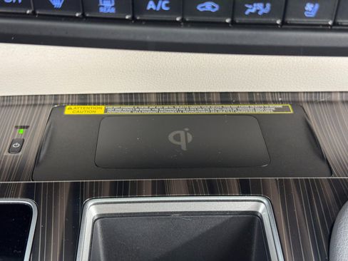 Used 2021 Toyota Sienna Limited image 30