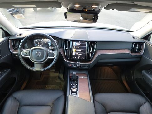 Certified 2021 Volvo XC60 T8 Inscription Expression w/ Premium Package image 5