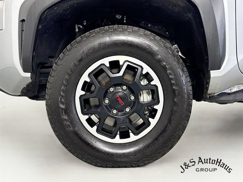 Used 2024 Toyota Tacoma TRD Off-Road AWD/4WD image 36
