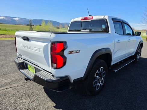 Used 2024 Chevrolet Colorado Z71 w/ Z71 Convenience Package 2 AWD/4WD image 5