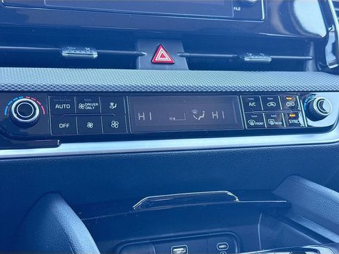 Certified 2025 Kia Sportage LX AWD/4WD image 18