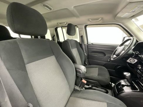 Used 2016 Jeep Patriot Sport image 12