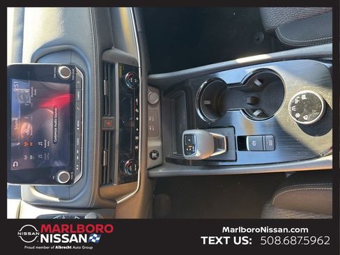 Used 2024 Nissan Rogue SV image 27