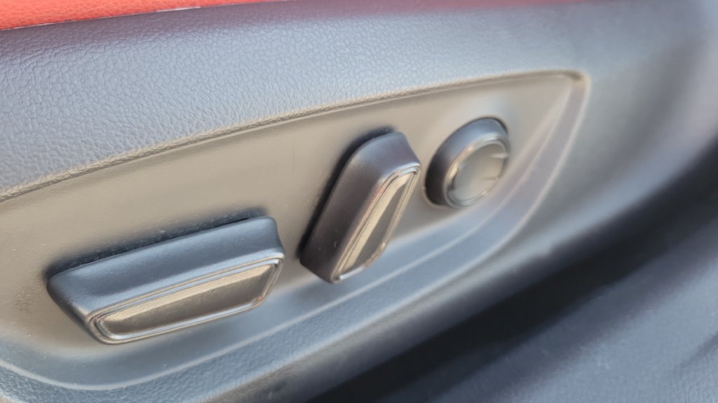 Used 2021 Toyota Camry XSE FWD image 15