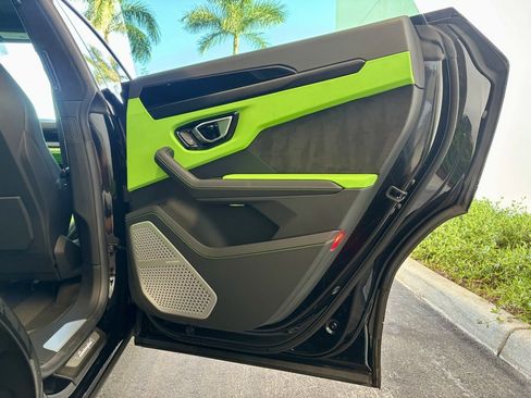 Used 2021 Lamborghini Urus image 27