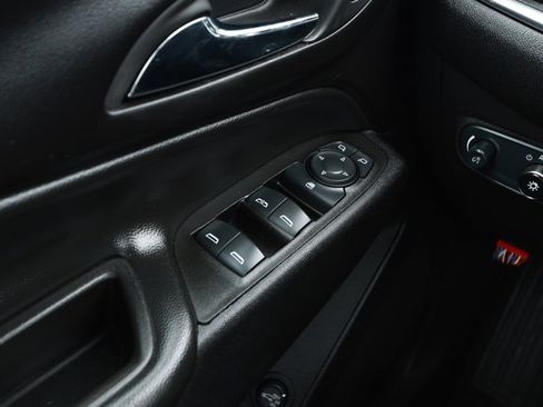 Used 2024 Chevrolet Equinox LT FWD image 20