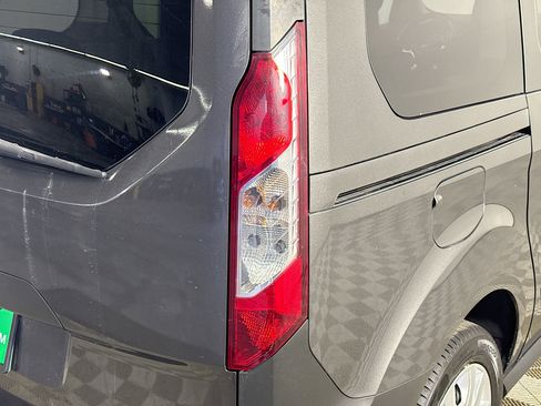 Used 2021 Ford Transit Connect XL image 31