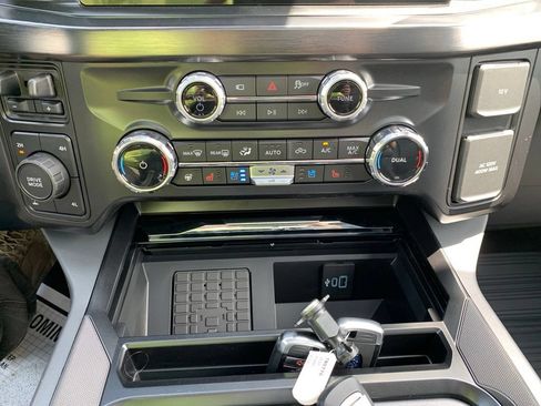 New 2026 Ford F250 Lariat w/ Black Appearance Package AWD/4WD image 16