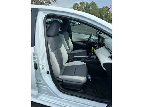 Used 2024 Toyota Corolla LE image 21