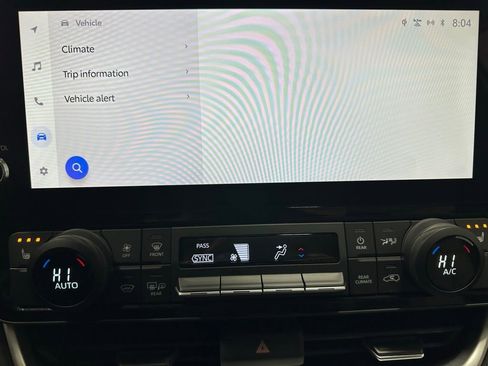 Used 2025 Toyota Grand Highlander AWD image 30
