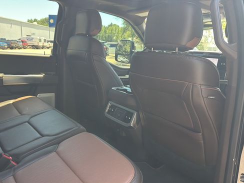 Used 2025 Ford F250 King Ranch w/ FX4 Off-Road Package AWD/4WD image 15
