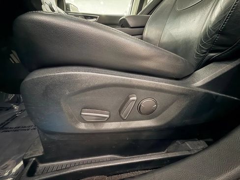 Used 2020 Ford Edge Titanium w/ Equipment Group 301A AWD/4WD image 13