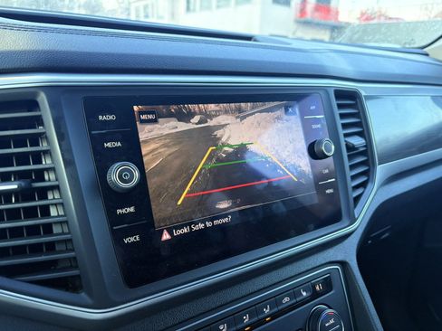 Used 2018 Volkswagen Atlas SE w/ R-Line Package image 34