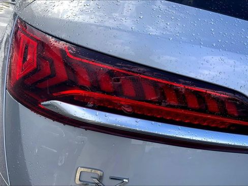 Used 2022 Audi Q7 2.0T Premium w/ Convenience Package image 28