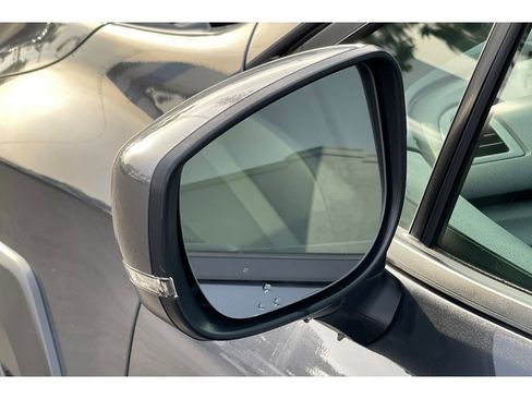 Certified 2025 Subaru Crosstrek 2.0i Premium image 19