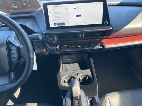 Used 2024 Toyota Prius Prime Premium FWD image 28