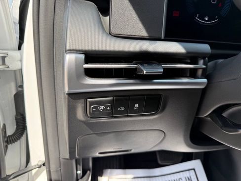 Certified 2025 Hyundai Santa Cruz SEL FWD image 12