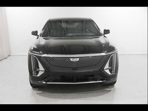 Used 2024 Cadillac Lyriq Luxury w/ LPO, Floor Liner Package AWD/4WD image 2