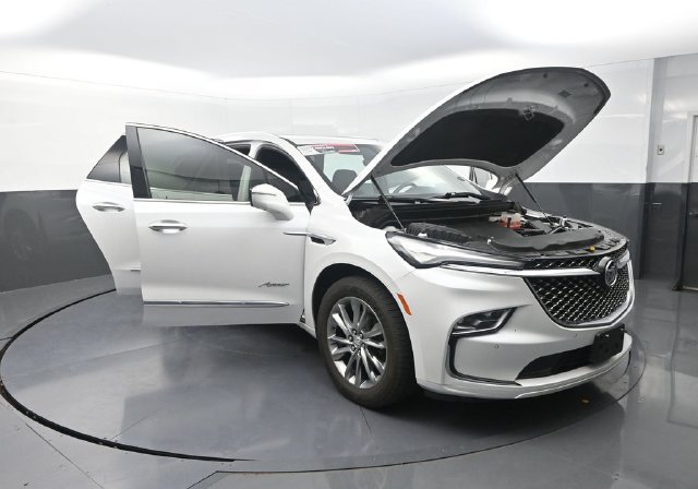 Used 2023 Buick Enclave Avenir w/ Avenir Technology Package AWD/4WD image 31