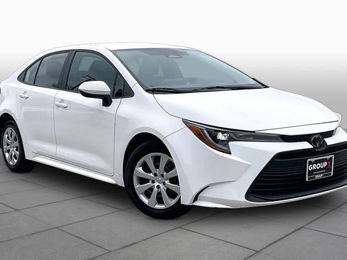 Used 2024 Toyota Corolla LE FWD image 3