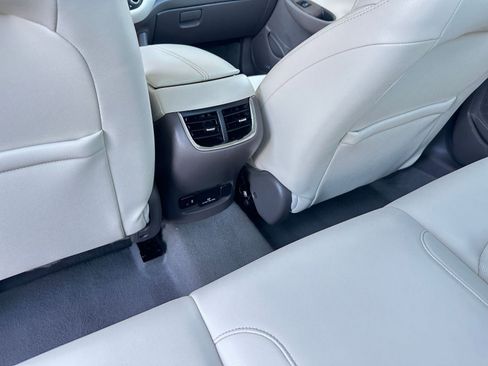 Used 2024 Chevrolet Malibu LT image 24