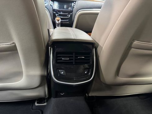 Used 2019 Cadillac XTS Luxury FWD image 18