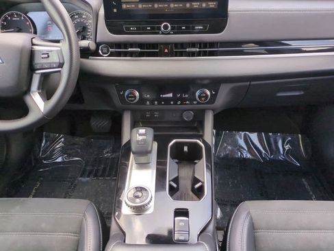 Used 2025 Mitsubishi Outlander SE AWD/4WD image 18