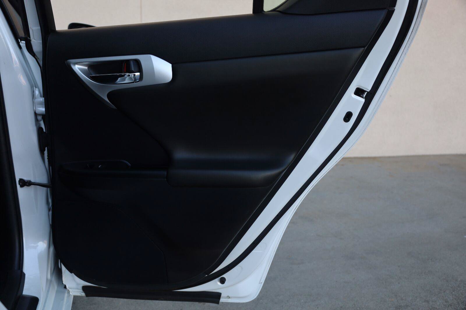 Used 2011 Lexus CT 200h Premium w/ Premium Audio Pkg FWD image 24