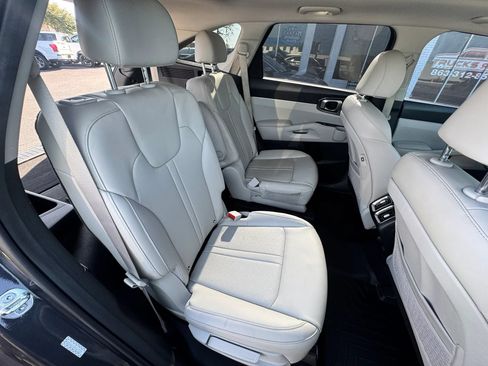Used 2023 Kia Sorento EX w/ Panoramic Sunroof Package FWD image 8
