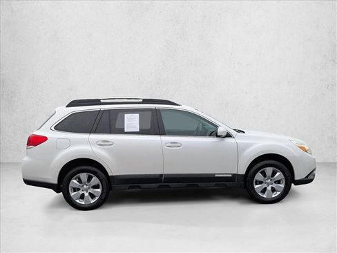 Used 2011 Subaru Outback 2.5i Limited w/ PWR Moonroof Pkg image 4