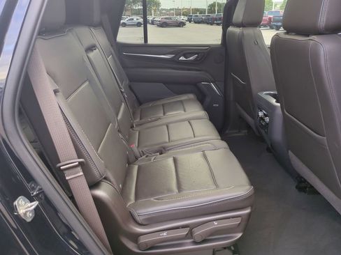 Used 2021 GMC Yukon Denali w/ Denali Premium Package image 23