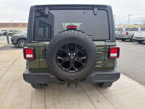 Used 2022 Jeep Wrangler Unlimited Sport AWD/4WD image 9