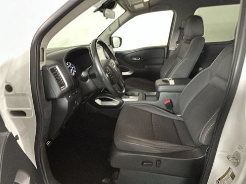 Used 2023 Nissan Frontier SV w/ SV Convenience Package AWD/4WD image 11