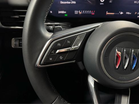 Certified 2025 Buick Envision Preferred image 19