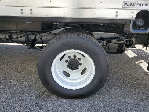 Used 2024 Ford E-350 and Econoline 350 Super Duty w/ Power Windows & Locks Group image 10