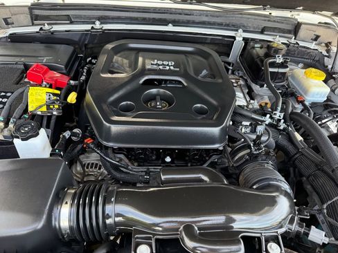 Used 2023 Jeep Wrangler Unlimited Sport AWD/4WD image 12