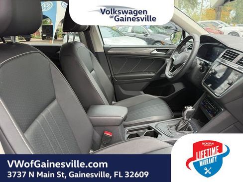 Certified 2022 Volkswagen Tiguan SE FWD image 8