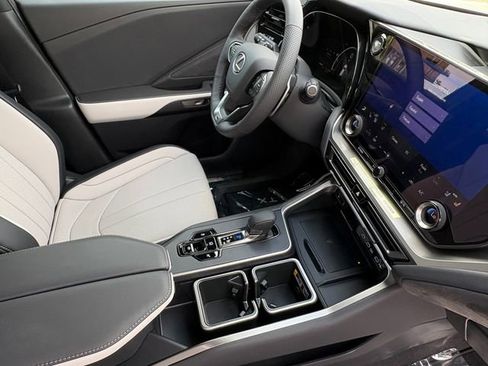 New 2026 Lexus TX 500h AWD image 29