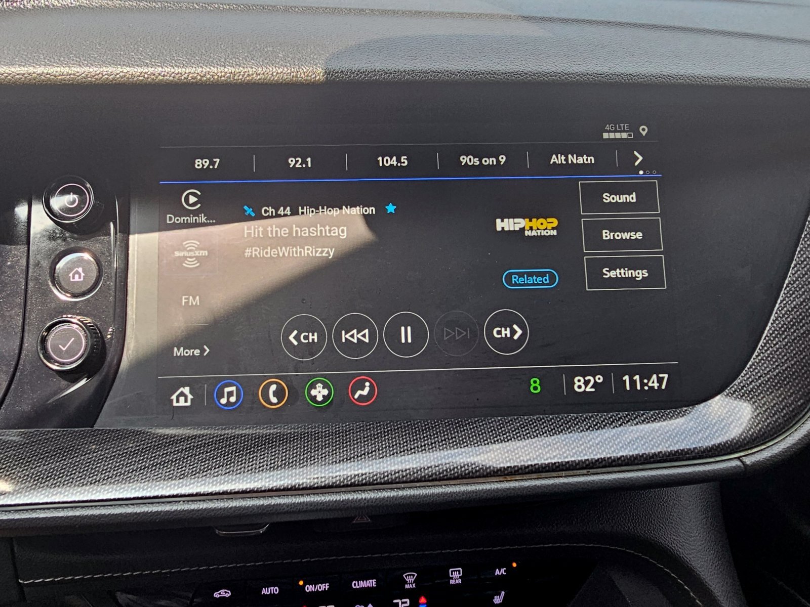 Used 2023 Buick Envision Essence w/ Sport Touring Package FWD image 20
