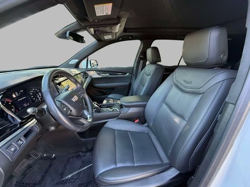 Used 2024 Cadillac XT6 Premium Luxury w/ LPO, Floor Liner Package AWD/4WD image 2