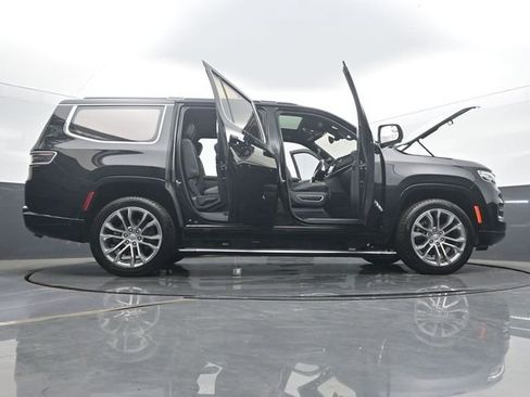 Used 2022 Jeep Grand Wagoneer Series II w/ Premium Group II AWD/4WD image 63