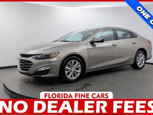 Used 2025 Chevrolet Malibu LT FWD image 1