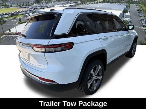 New 2026 Jeep Grand Cherokee Limited w/ Luxury Tech Group II AWD/4WD image 4