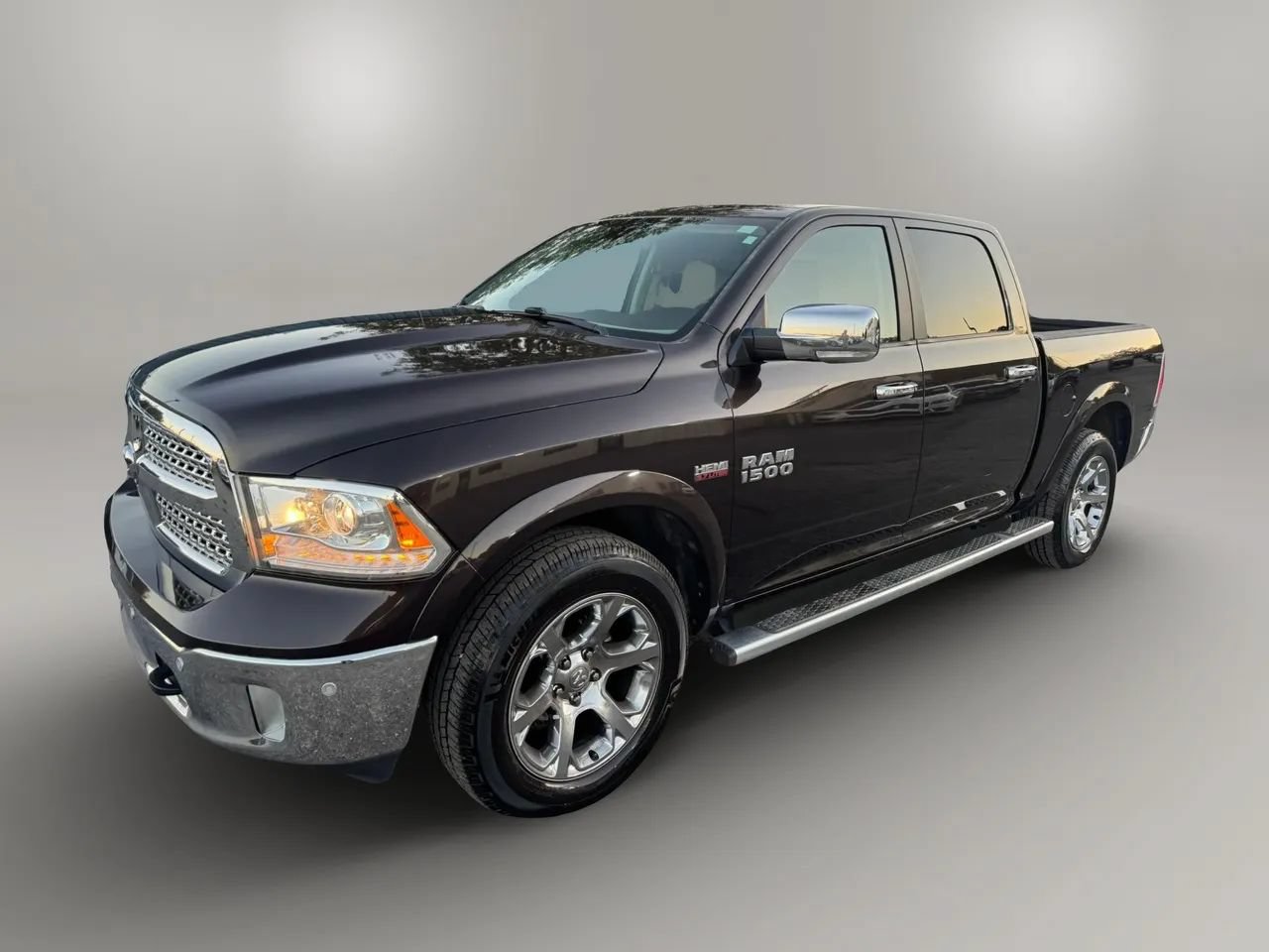 Used 2017 RAM 1500 Laramie w/ Convenience Group AWD/4WD image 7