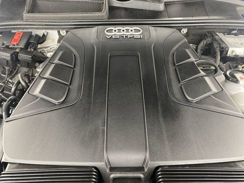 Used 2018 Audi Q7 3.0T Prestige w/ Prestige Package image 33