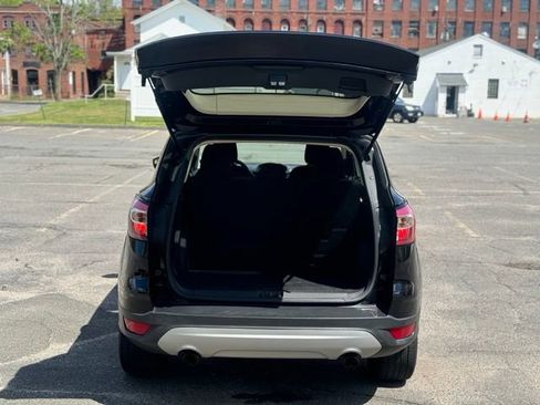 Used 2018 Ford Escape SE FWD image 8